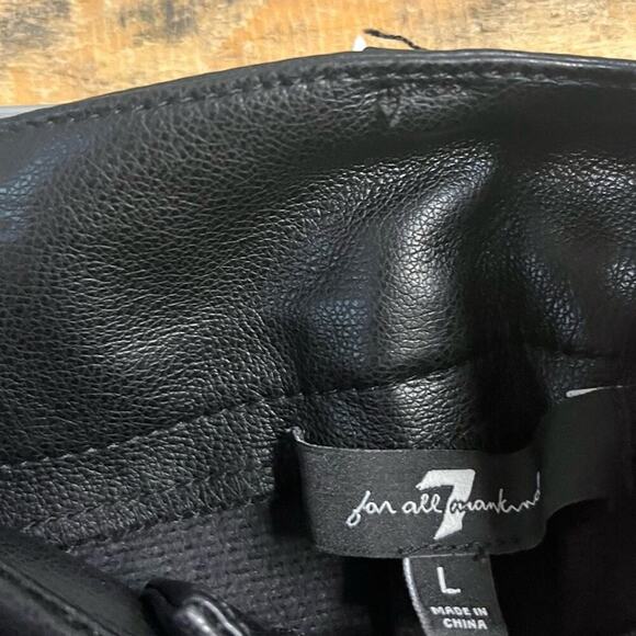 7 For All Mankind Black Faux Leather Crops Size Large - Picture 8 of 10